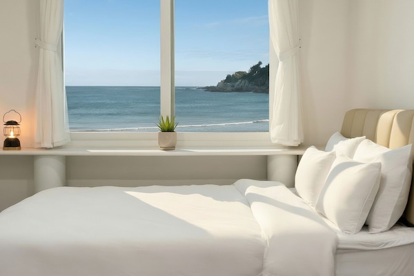 Basic Room, 1 Bedroom (Pado Sori 2(Ocean view, Pet)) | 1 bedroom, free WiFi