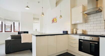 Stylish Hull Stay • City Centre • 5
Min to Station