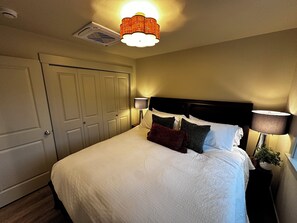 2 chambres, fer et planche à repasser, accès Internet, draps fournis