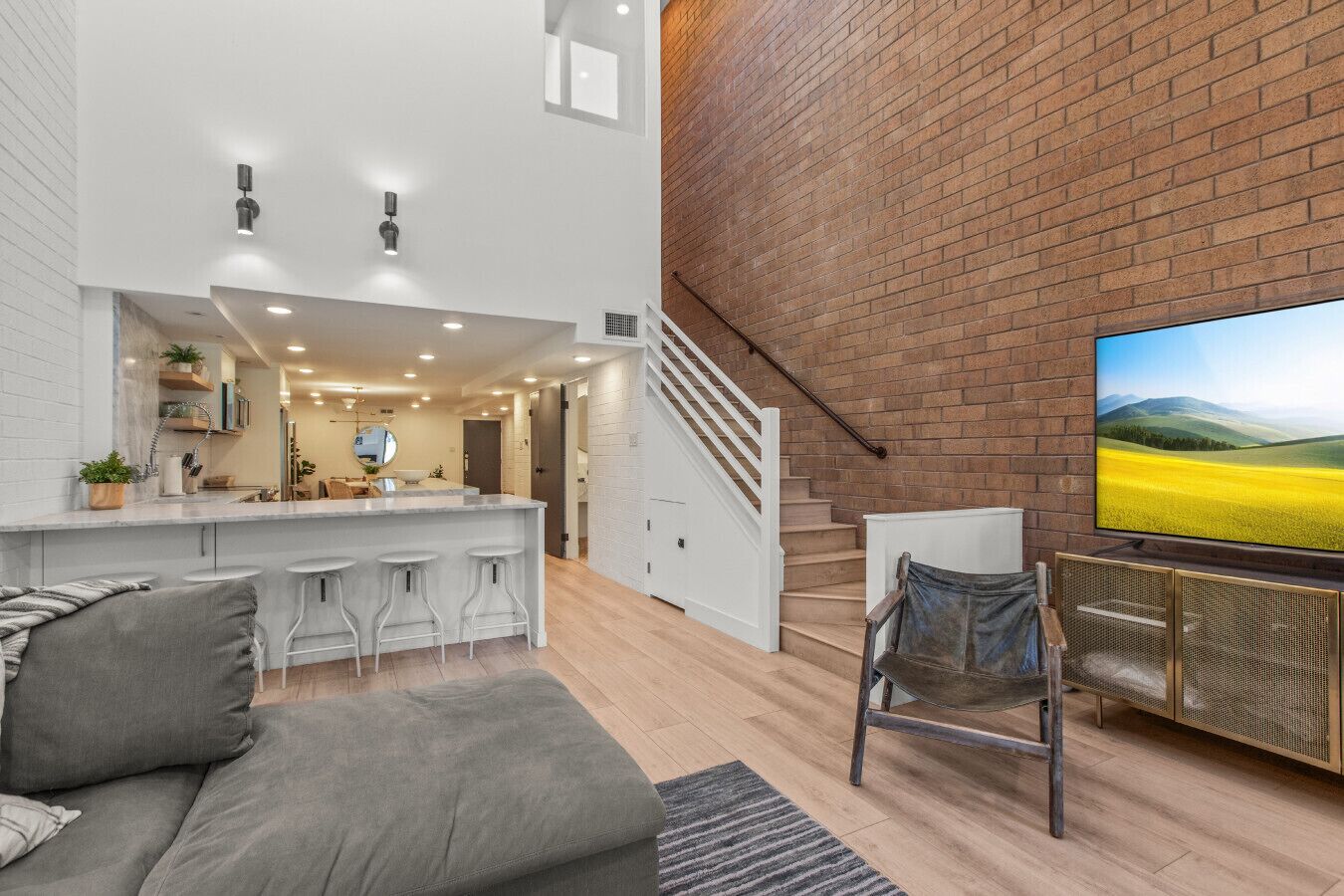 Télévision, cheminée