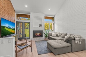 TV, fireplace - Park Ave Luxe Retreat • Fully Remodeled   • Walk to Lifts • Hot Tubs (Park City)