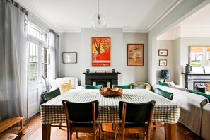 Dining - GuestReady - Charming Retreat in Walthamstow (City of London)