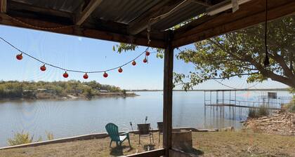 Lakeside Hideaway 5-Min to Shackleford AI Site!