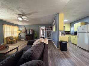 Smart TV, lettore DVD, videoteca