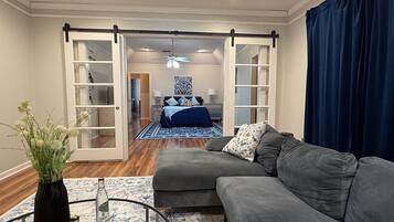 3 habitaciones, escritorio, wifi y ropa de cama
