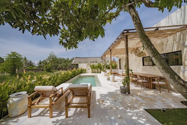 Alberca al aire libre