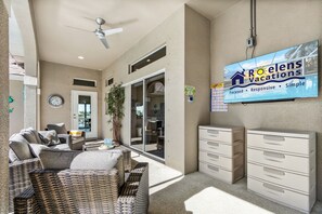 Interior - Waterfront Bliss with Pool & Spa – Your Perfect Escape Awaits - Sunset Cove - Roelens (Cape Coral)