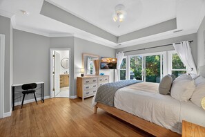 3 bedrooms, iron/ironing board, travel cot, free WiFi - 34 Shell Ring Road @ Sea Pines | Pet-Friendly | Lagoon Views | Spacious Deck (Hilton Head Island)