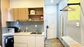 Laptop workspace, free WiFi