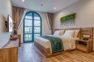 华丽客房, 阳台, 城市景观 | 客房内保险箱、隔音、免费 WiFi