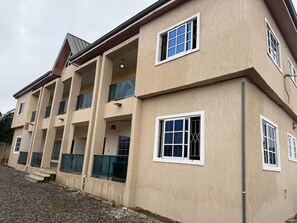 Exterior - A fully furnished 4-bedroom apartment in fabulous Greater Accra Region with AC (Greater Accra Region)