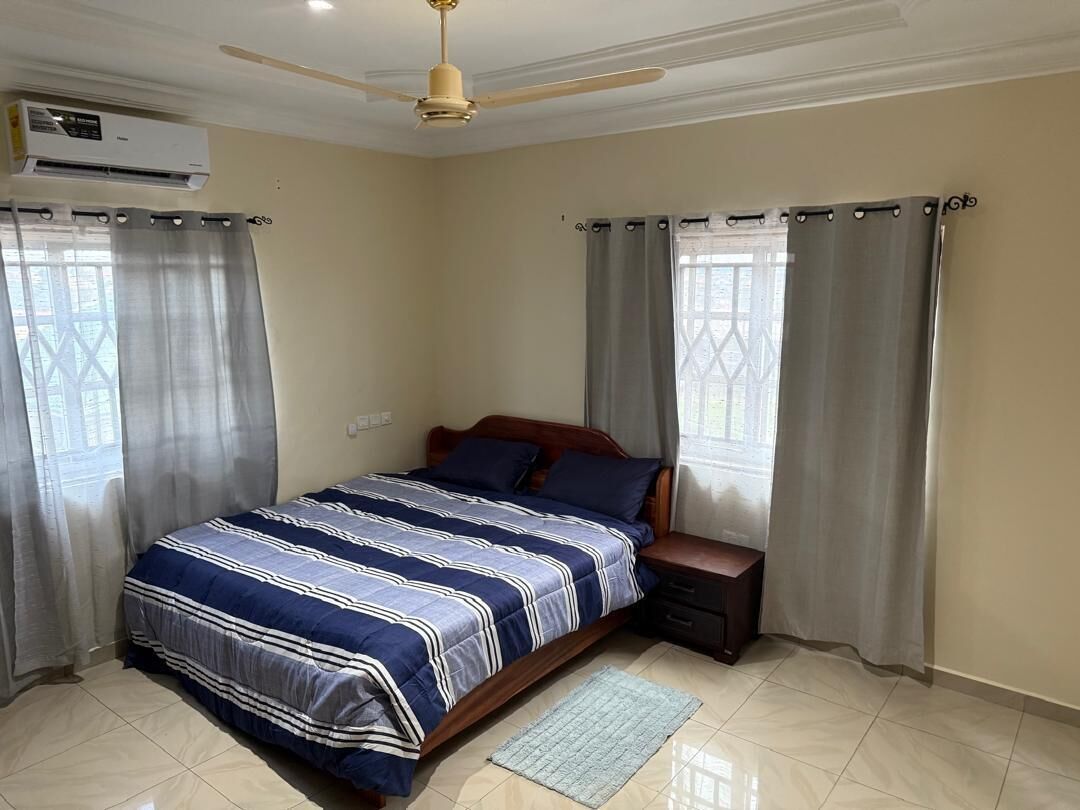 Ferros/tábuas de passar roupa, Wi-Fi, roupa de cama