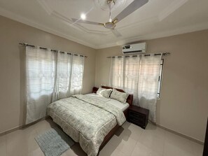 Iron/ironing board, WiFi, bed sheets - A fully furnished 4-bedroom apartment in fabulous Greater Accra Region with AC (Greater Accra Region)