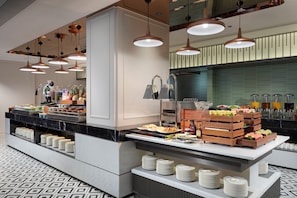 含每日自助早餐