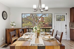 Dining - Experience luxury at Sedona Fairytale: a 3-bedroom haven with stunning red rock views! (Sedona)