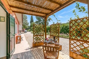 Outdoor dining - Relaxing Family Villa Roses Shared Pool 6, Civitella Paganico, Italy (Civitella Paganico)