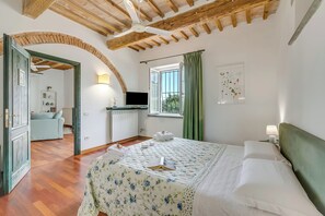 5 chambres, fer et planche à repasser, accès au Wi-Fi (inclus)
