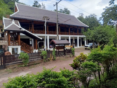 Le Charme Pakbeng Villa