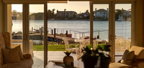 Classic Comfort | Balcony | Marina View