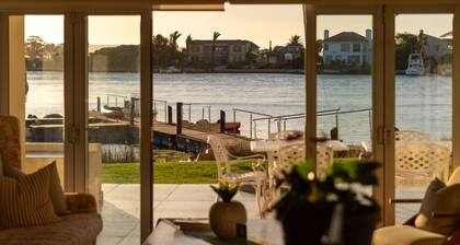 Classic Comfort | Balcony | Marina View