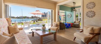 Stylish Studio Retreat | Marina View | Patio