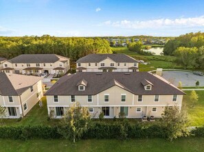 House | 5 bedrooms - Super Calm- Sleeps 17 W Designs Close TO Parks (Kissimmee)