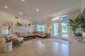 Room - Villa Barefoot Cove (Cape Coral)