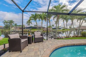 Unclassified image, 5 of 13, button - Villa Barefoot Cove (Cape Coral)