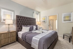Room - Bright Elegant Home at Solterra Resort! Sol103 (Davenport)