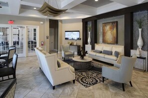 Room - Bright Elegant Home at Solterra Resort! Sol103 (Davenport)