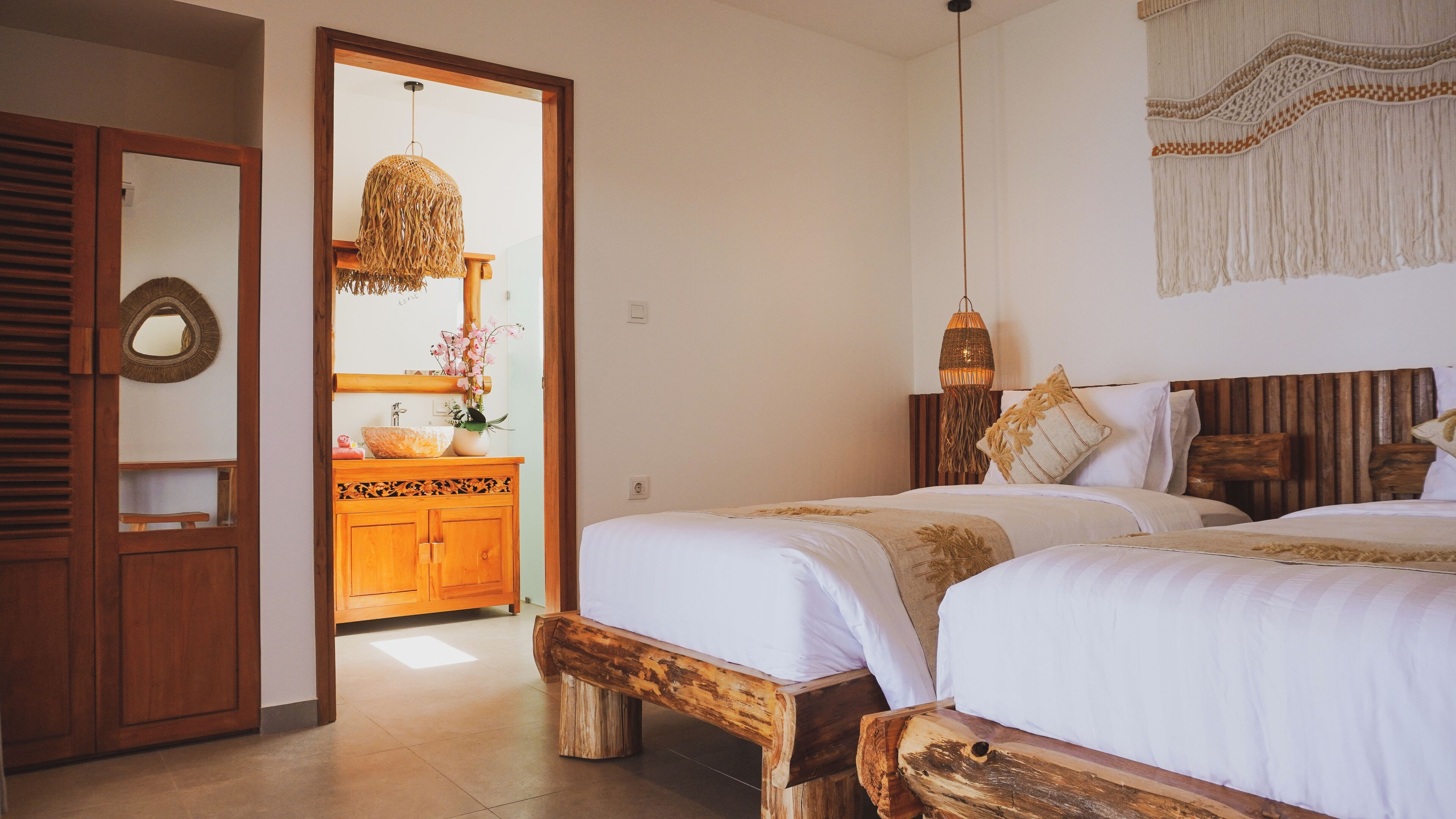 Vil·la familiar, 2 dormitoris, piscina privada, vistes al mar | Escriptori i wifi gratuïta 