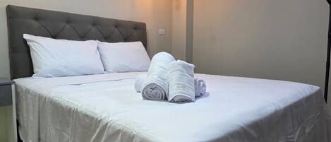 1 habitación, wifi y ropa de cama