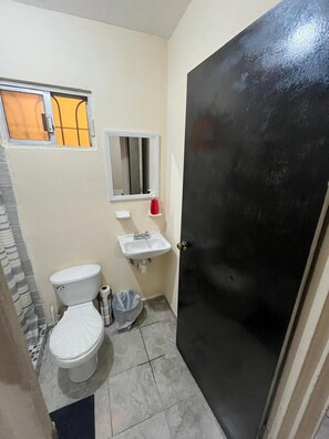 Pyyhkeet, saippua, vessapaperi