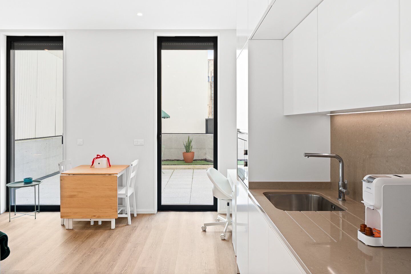 Fridge, microwave, coffee/tea maker, toaster