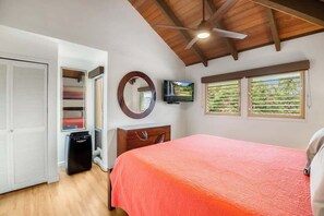 1 bedroom, iron/ironing board, travel cot, free WiFi - Kahala 633 – Ocean-View 1BR Near the Beach (Koloa)