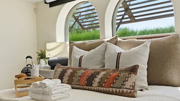 4 bedrooms, iron/ironing board, travel crib, free WiFi