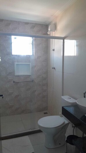 Quadruple Room, Non Smoking, Private Bathroom | Bathroom | Shower, towels, soap, toilet paper