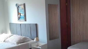 Habitación cuádruple, para no fumadores, baño privado | Wifi gratis