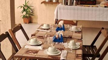 Colazione a buffet inclusa, servita tutte le mattine