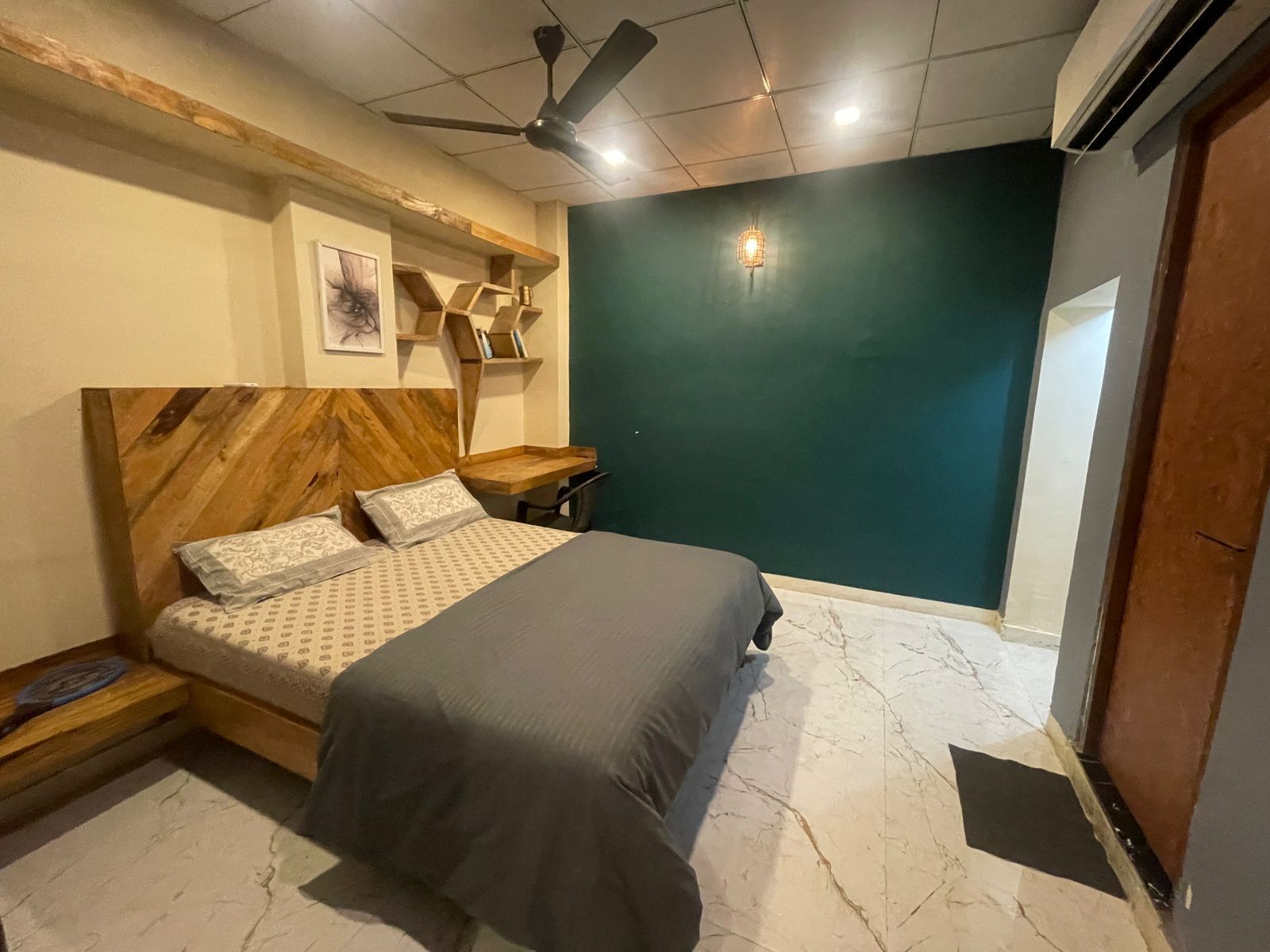 Daksh Villa with Private Pool and Garden, Jaipur | Kylpyhuone | Suihkun ja ammeen yhdistelmä, hiustenkuivaaja, pyyhkeet, saippua