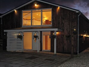 Exterior - 4 bedroom accommodation in Falmouth (Falmouth)