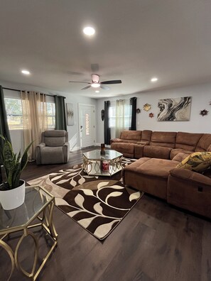 Smart TV - The Perfect Place in Spring Hill (Spring Hill)