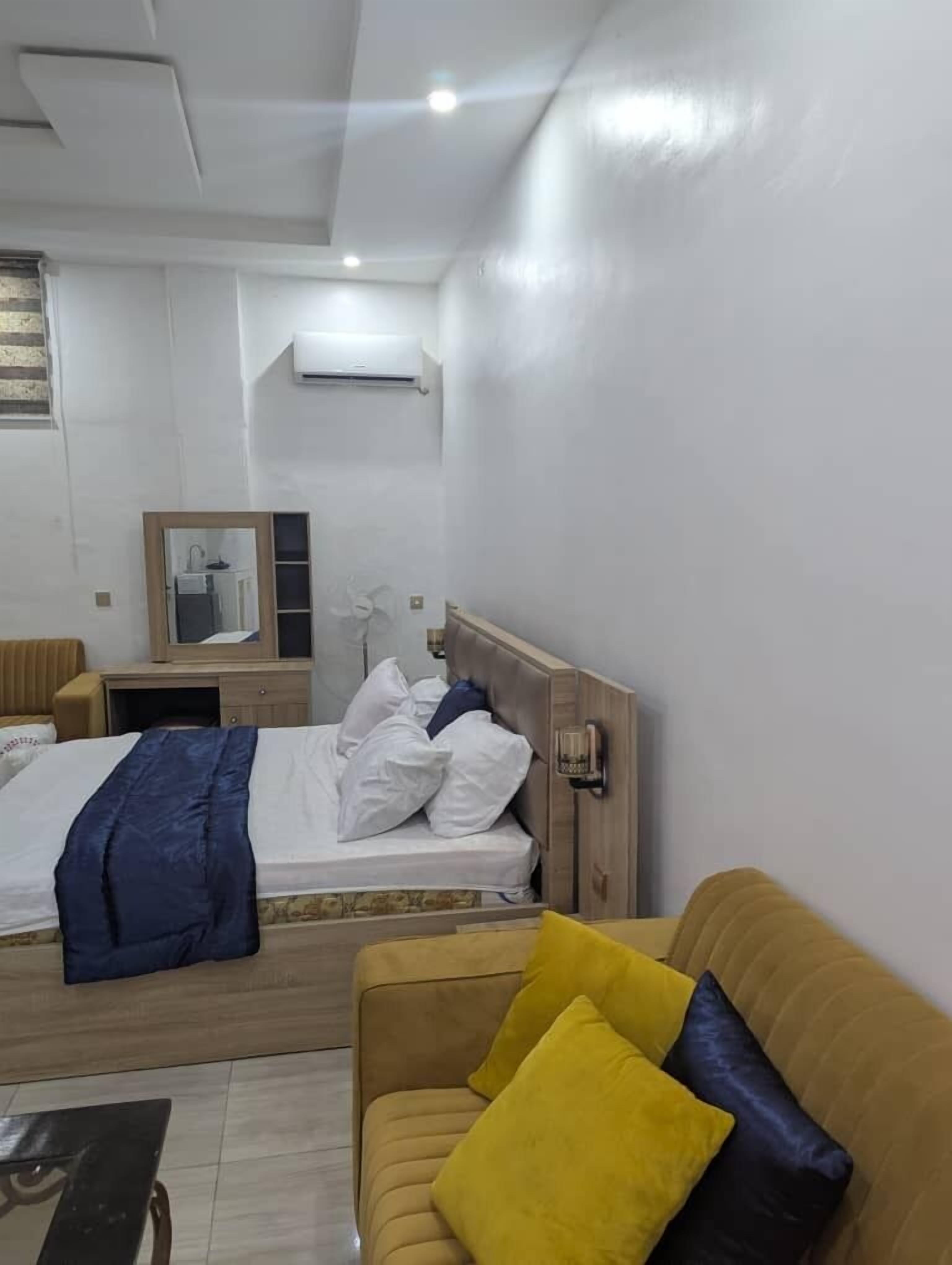 ห้องดีลักซ์สตูดิโอสวีท | โต๊ะทำงาน, พื้นที่ทำงานแบบใช้แล็ปท็อป, ห้องเก็บเสียง, เตารีด/โต๊ะรีดผ้า