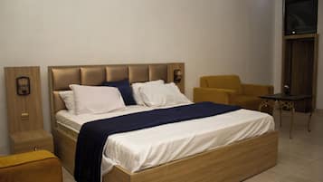 Suite estudio Deluxe | Ropa de cama de alta calidad y colchones con acolchado adicional