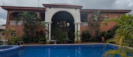 ด้านหน้าที่พัก