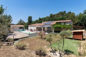 Exterior - Villa la salamandre sleeps 10. Quiet, swimming pool, bowling green and private parking lot (La Verdière)