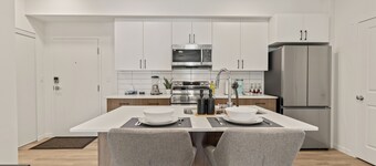 Modern 2BR Apt Near West Edmonton Mall