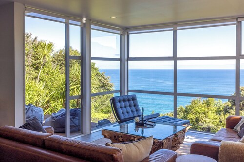 Bellevue, Onetangi - Sea Views, Modern Comfort, and Relaxation