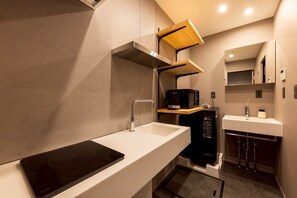 Căn hộ dành cho gia đình, không hút thuốc | Bếp riêng | Tủ lạnh nhỏ, lò vi sóng, bếp nấu, dụng cụ nấu nướng/bát dĩa/dao nĩa 