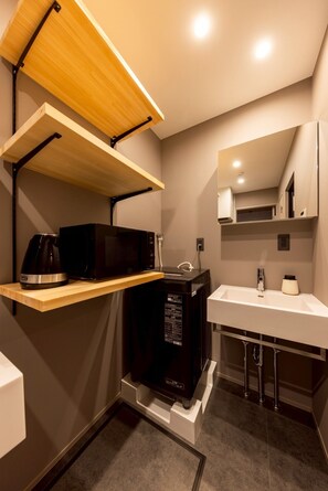 Căn hộ dành cho gia đình, không hút thuốc | Phòng tắm | Vòi sen/bồn tắm kết hợp, máy sấy tóc, dép đi trong nhà 